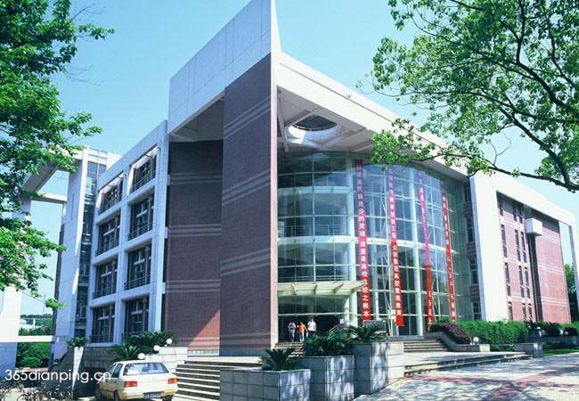 湖南大学校园照片3